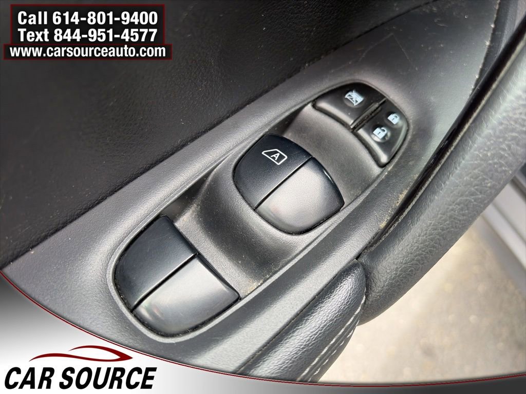 Used 2019 Nissan Rogue SV FWD image 18