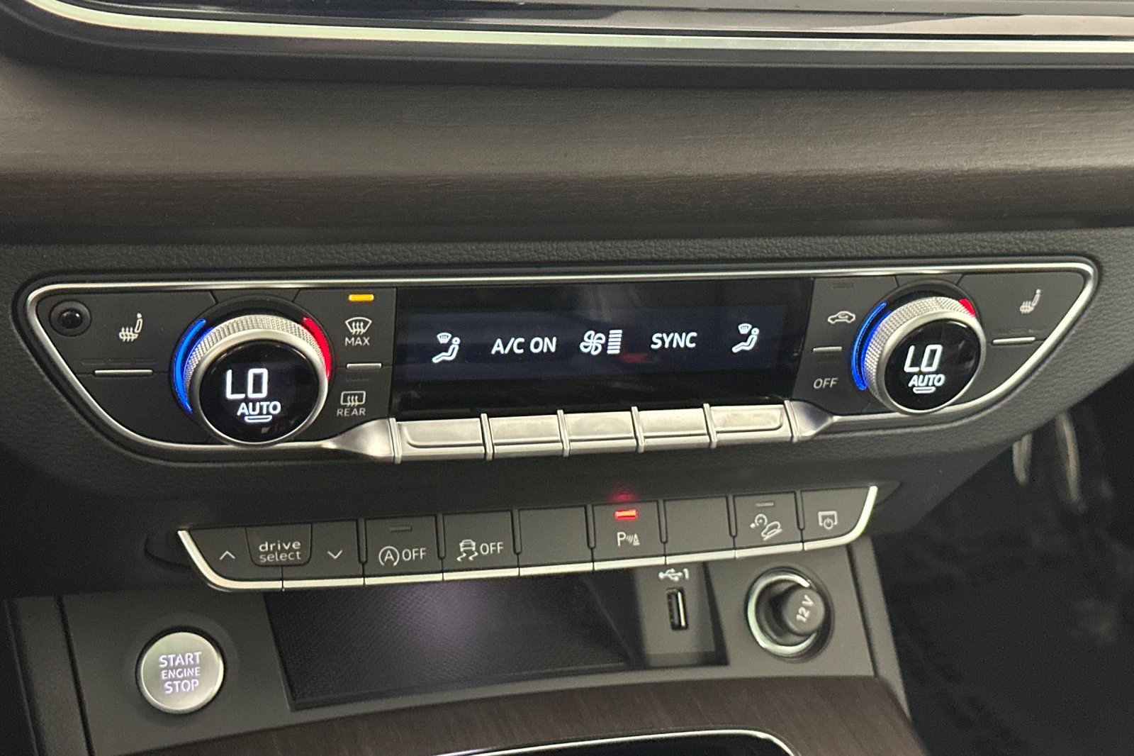 Used 2023 Audi Q5 2.0T Premium w/ Convenience Package image 19