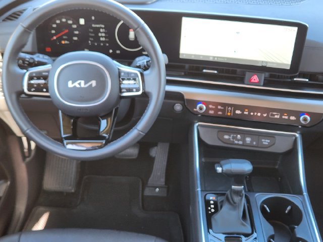 Certified 2026 Kia Carnival SX w/ SX Dark Edition Package FWD image 28