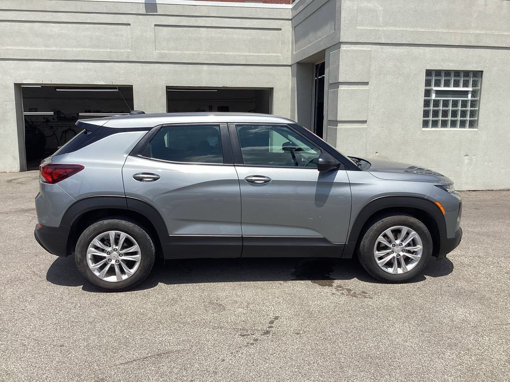Used 2023 Chevrolet TrailBlazer LS FWD image 4