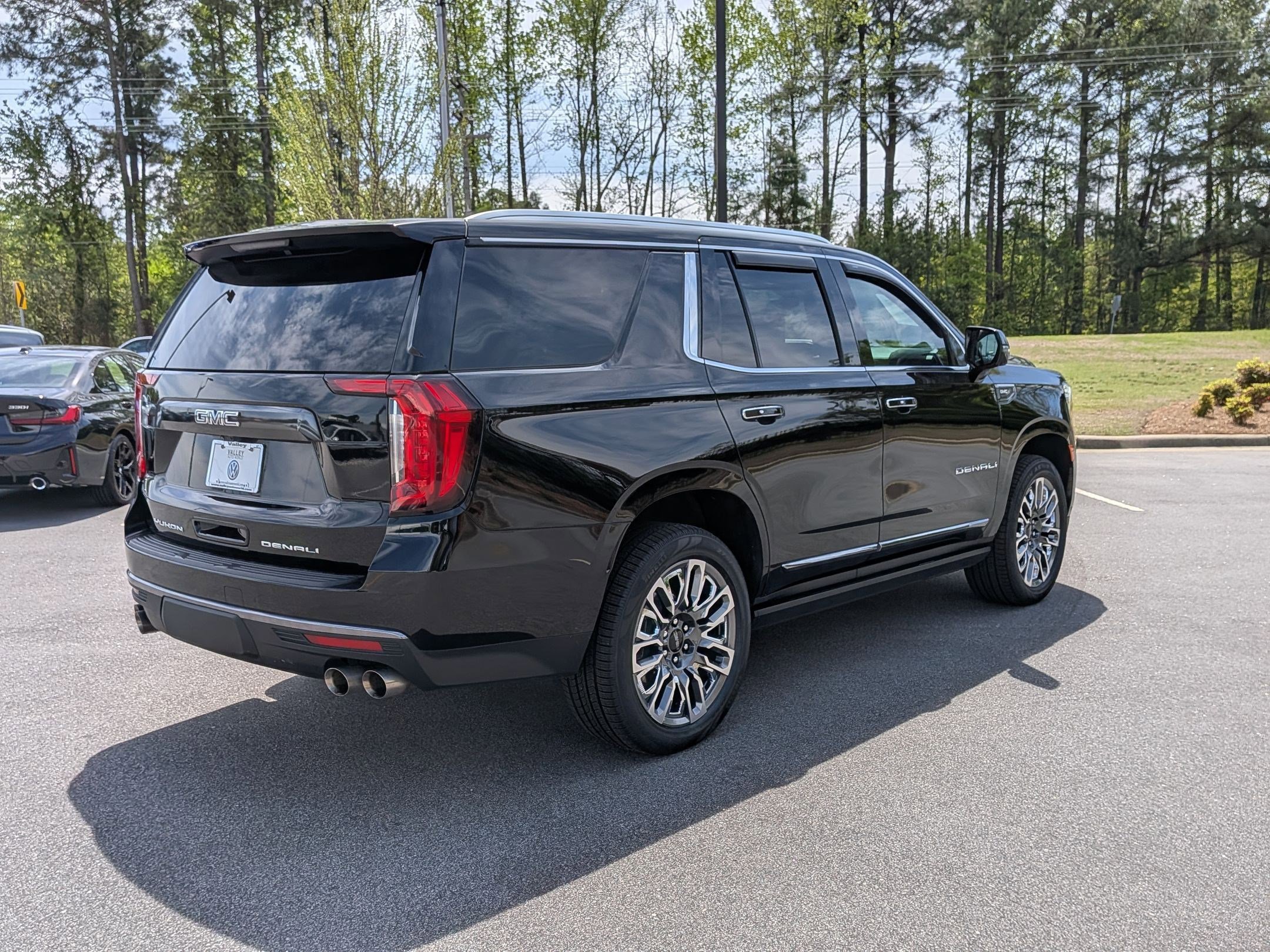 Used 2024 GMC Yukon Denali Ultimate image 3