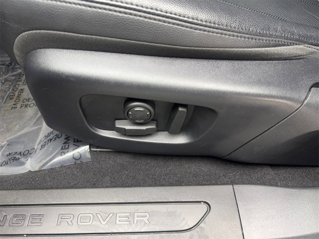 Used 2023 Land Rover Range Rover Evoque S image 31