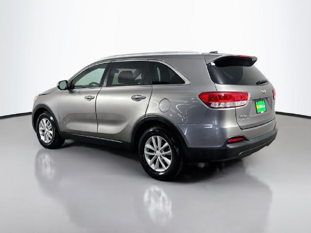 Used 2017 Kia Sorento FWD image 7