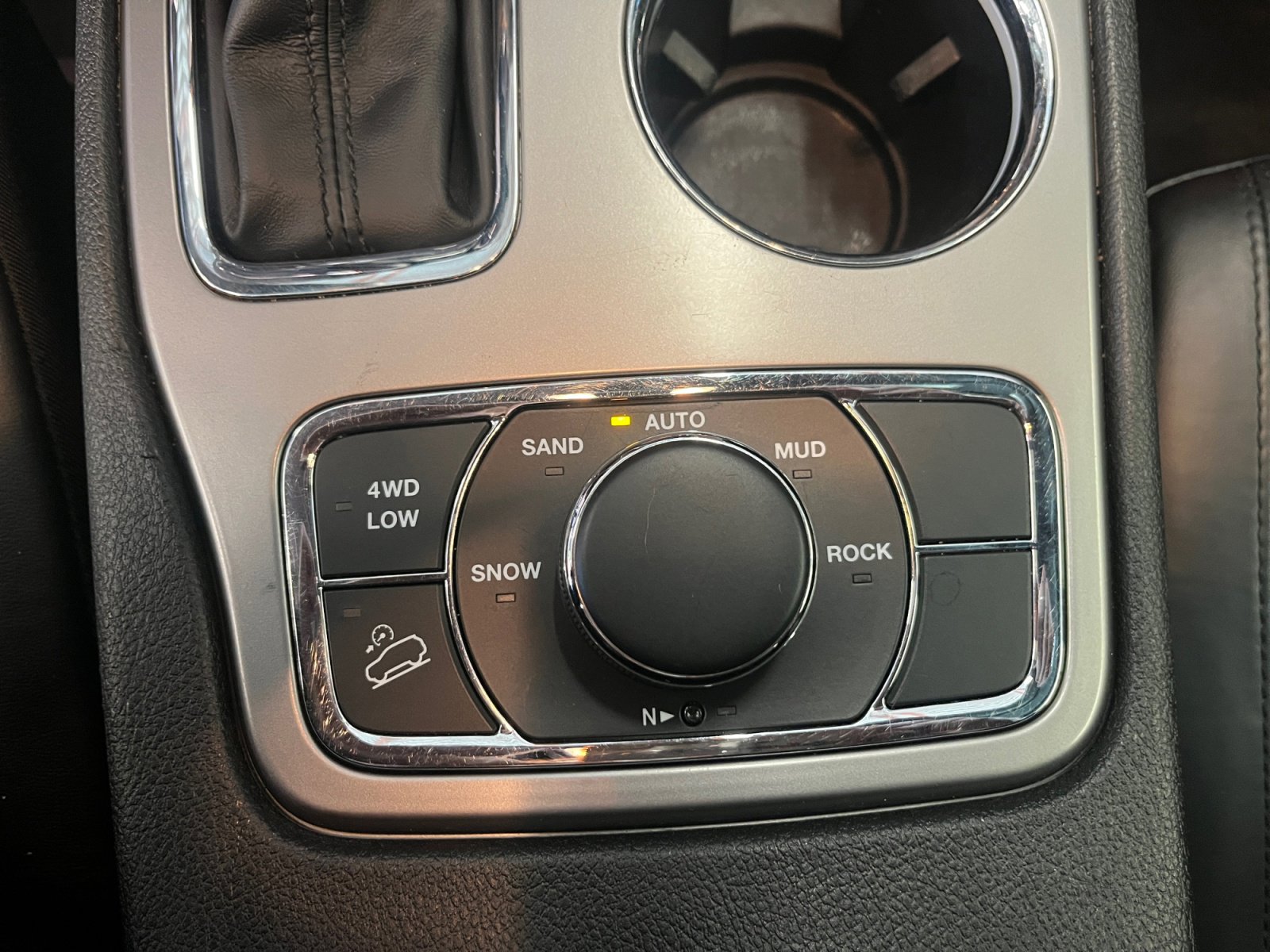 Used 2022 Jeep Grand Cherokee Limited image 26