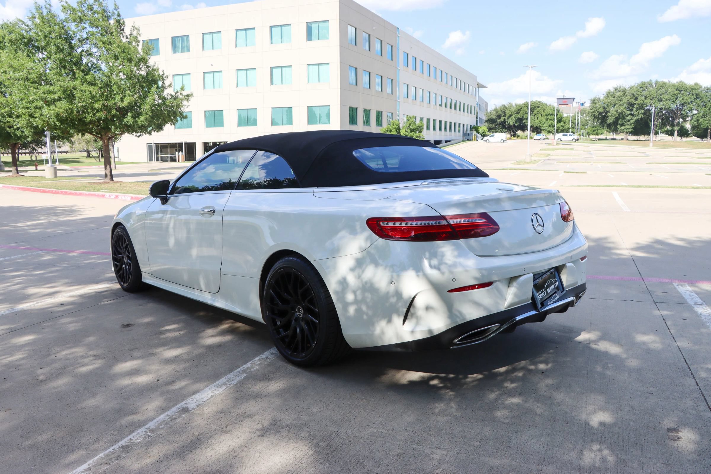 Used 2018 Mercedes-Benz E 400 Cabriolet w/ Premium 2 Package (Q02) image 13