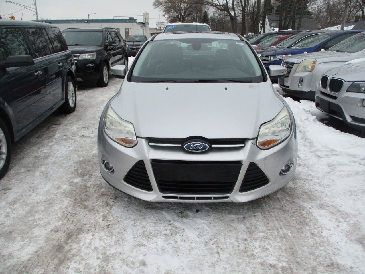 Used 2012 Ford Focus SEL FWD image 2
