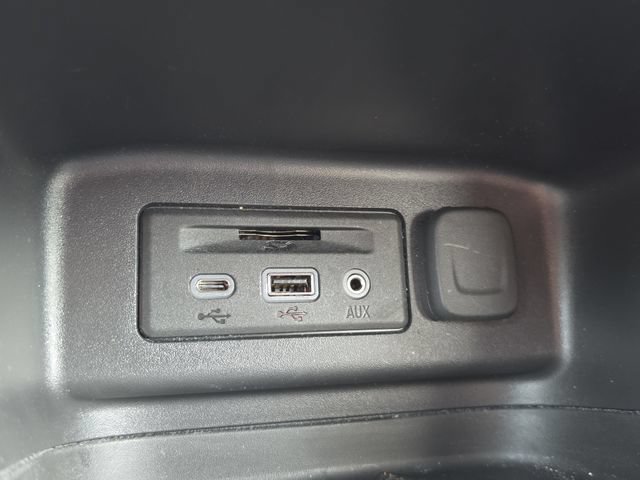 Used 2024 Chevrolet Equinox LT FWD image 28