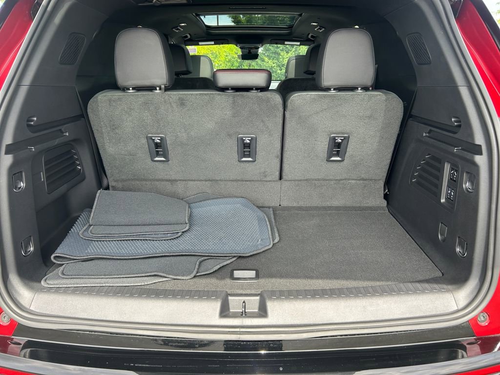 Used 2024 Chevrolet Traverse RS w/ LPO, Floor Liner Package image 24