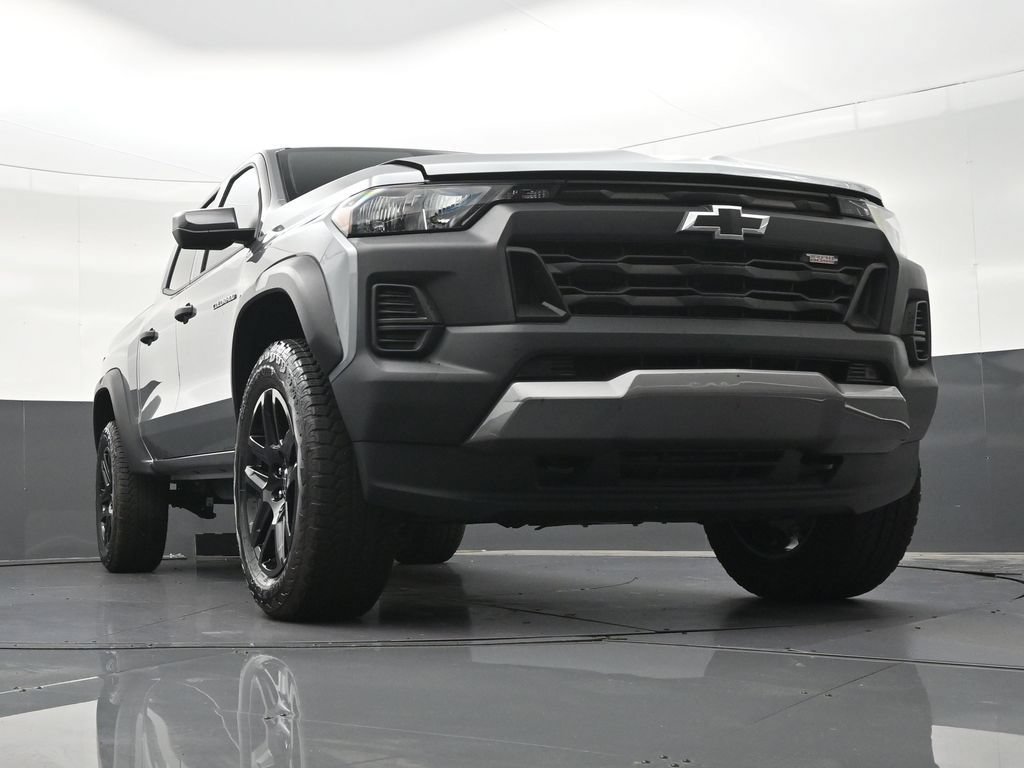 Used 2025 Chevrolet Colorado Trail Boss AWD/4WD image 30