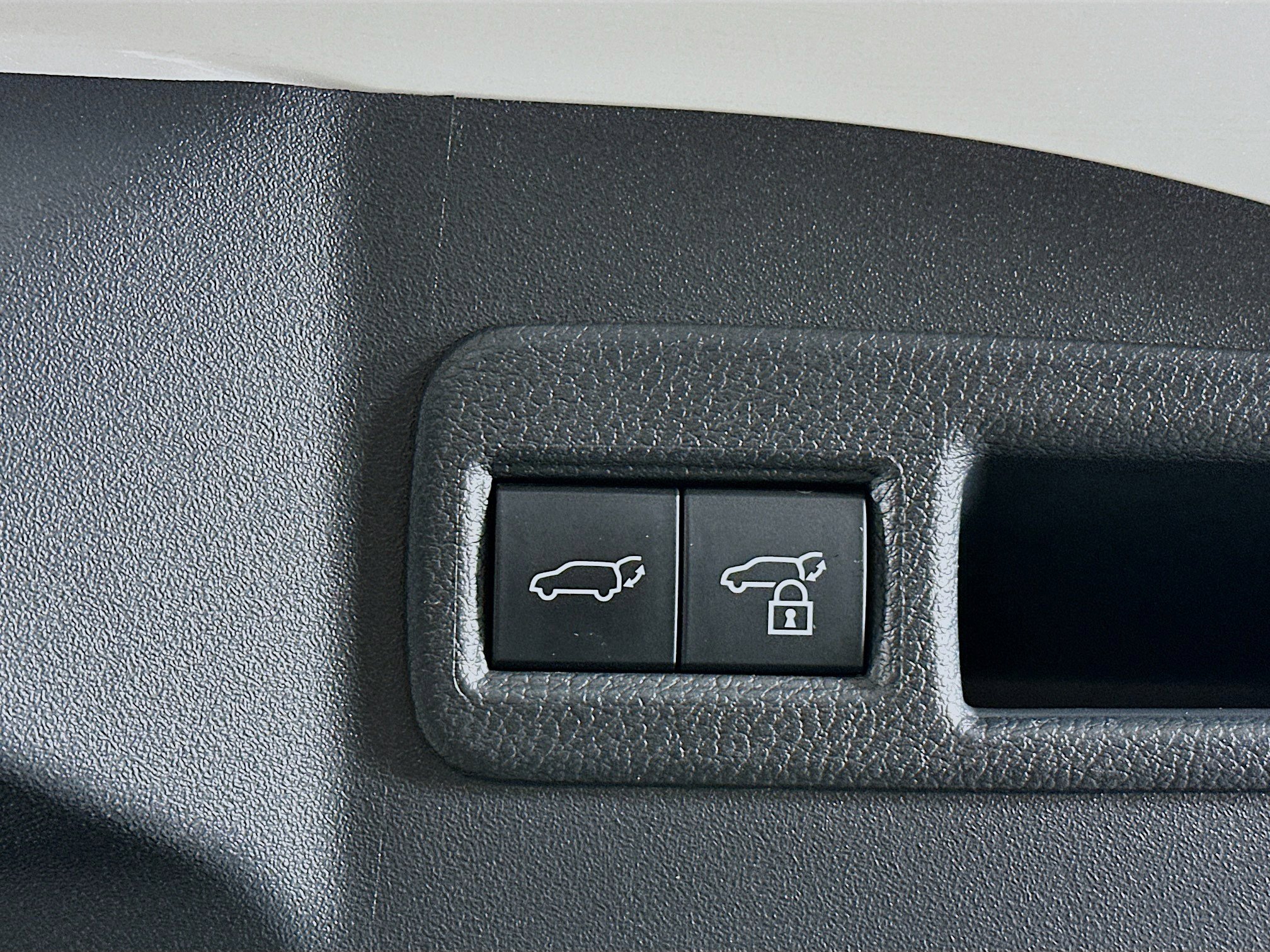 Used 2024 Toyota bZ4X XLE w/ Weather Package image 29