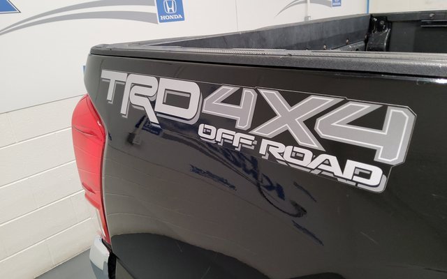 Used 2016 Toyota Tacoma TRD Off-Road image 37