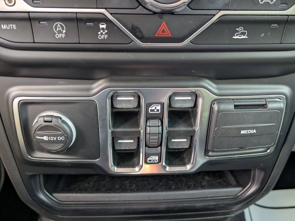 Used 2022 Jeep Wrangler Unlimited Sahara image 22