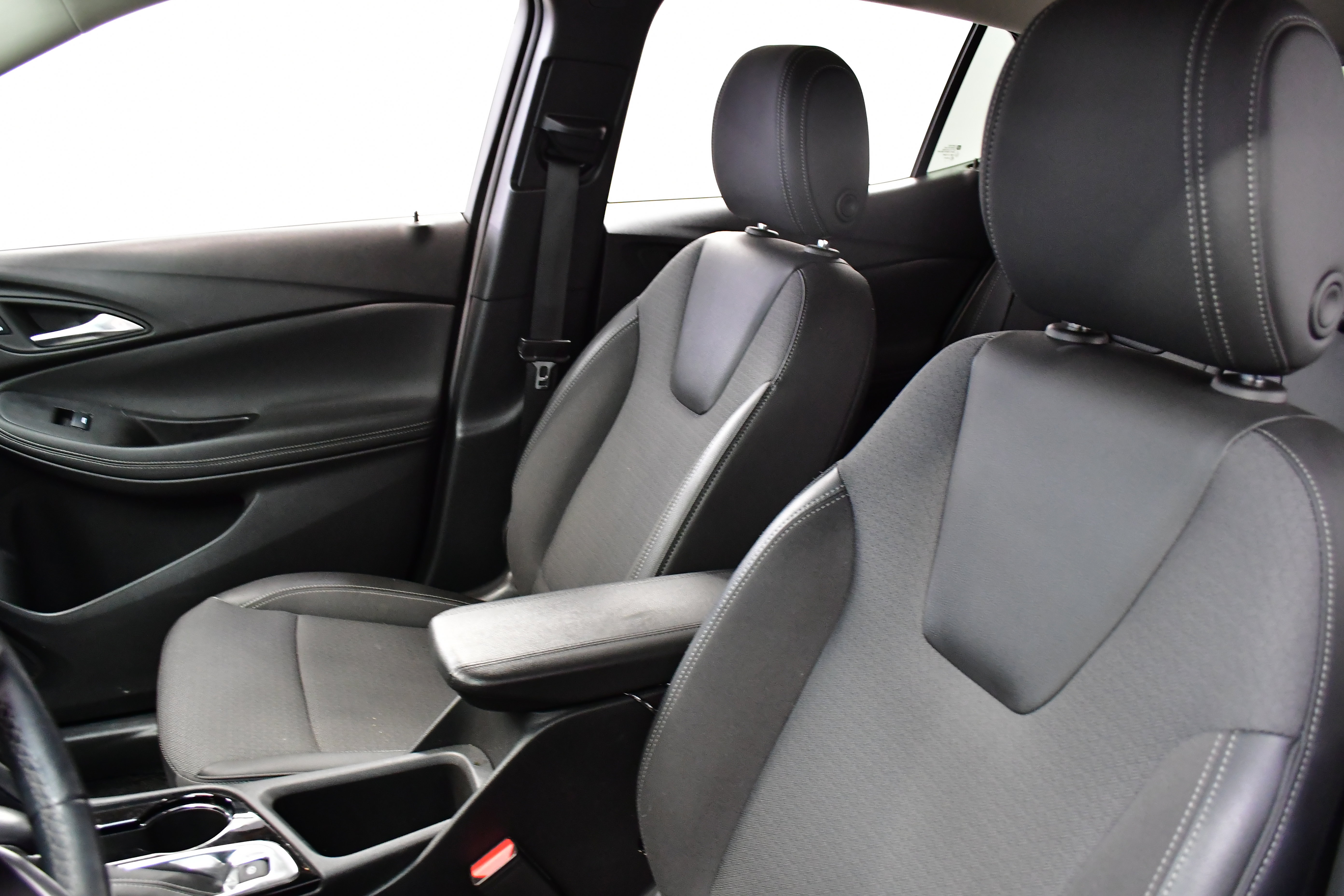 Used 2023 Buick Encore GX Select w/ Sport Touring Package image 10