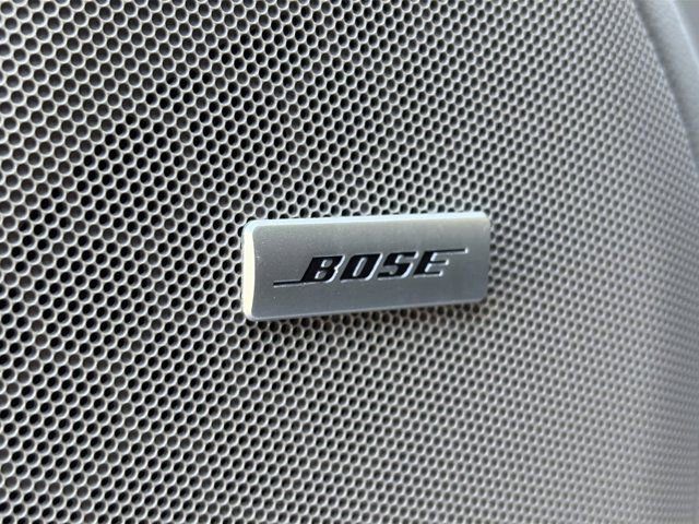 Used 2023 GMC Yukon SLT w/ SLT Premium Package image 15