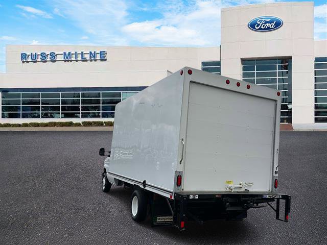 Used 2024 Ford E-450 and Econoline 450 Super Duty w/ Power Windows & Locks Group RWD image 5