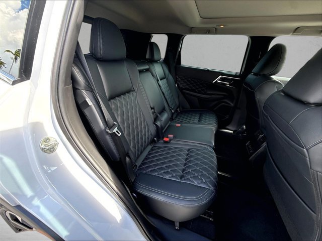 Used 2023 Mitsubishi Outlander SEL FWD image 28