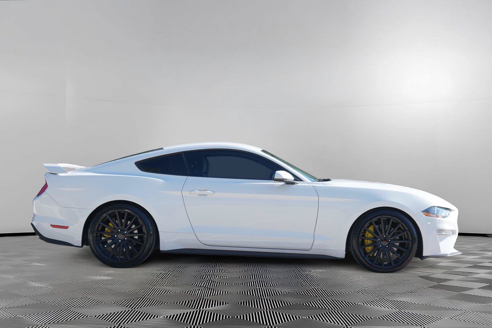 Used 2018 Ford Mustang Premium w/ Ecoboost Performance Package RWD image 4
