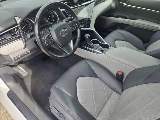 Used 2019 Toyota Camry XLE FWD image 2