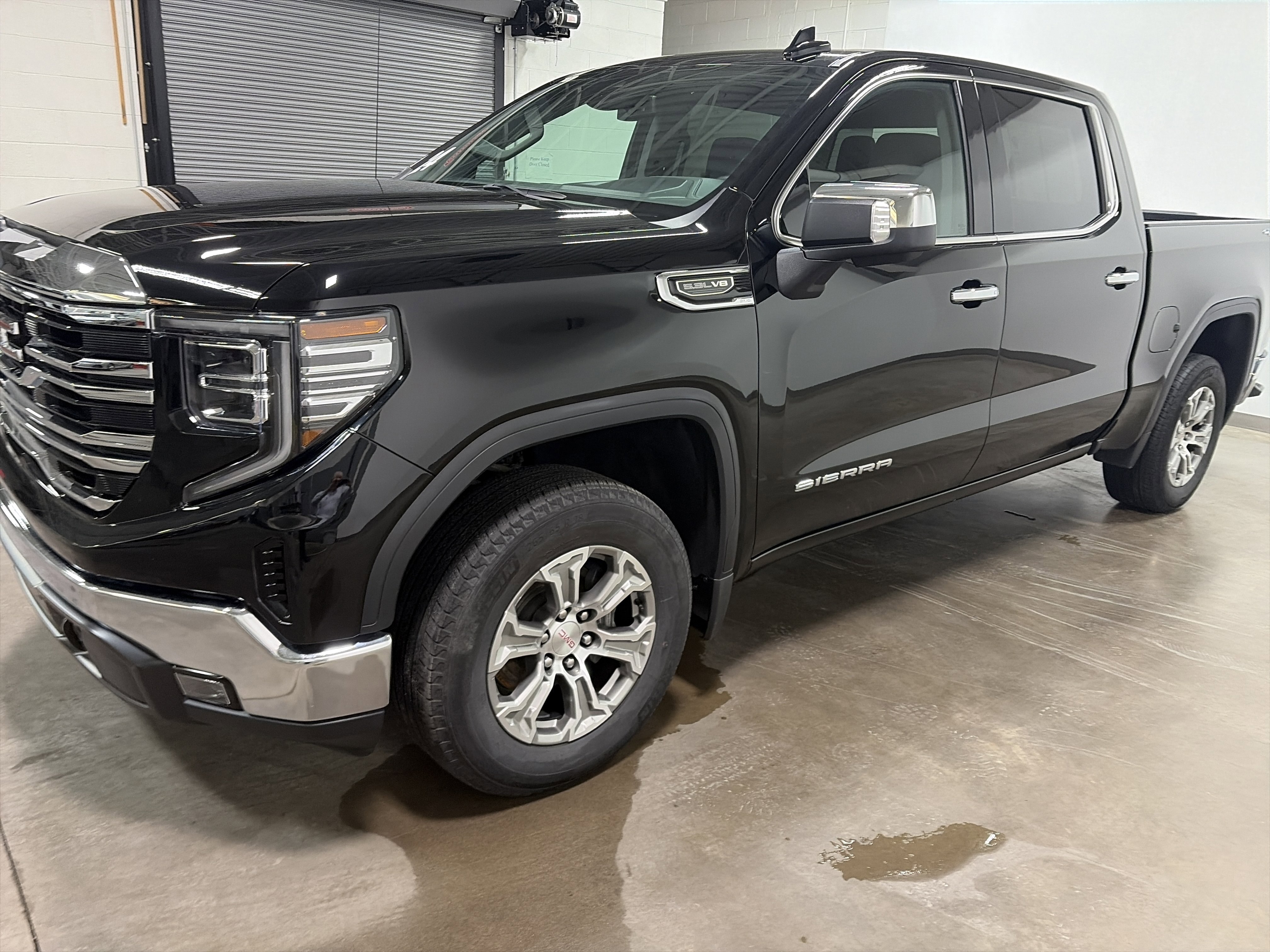 Used 2024 GMC Sierra 1500 SLT image 6