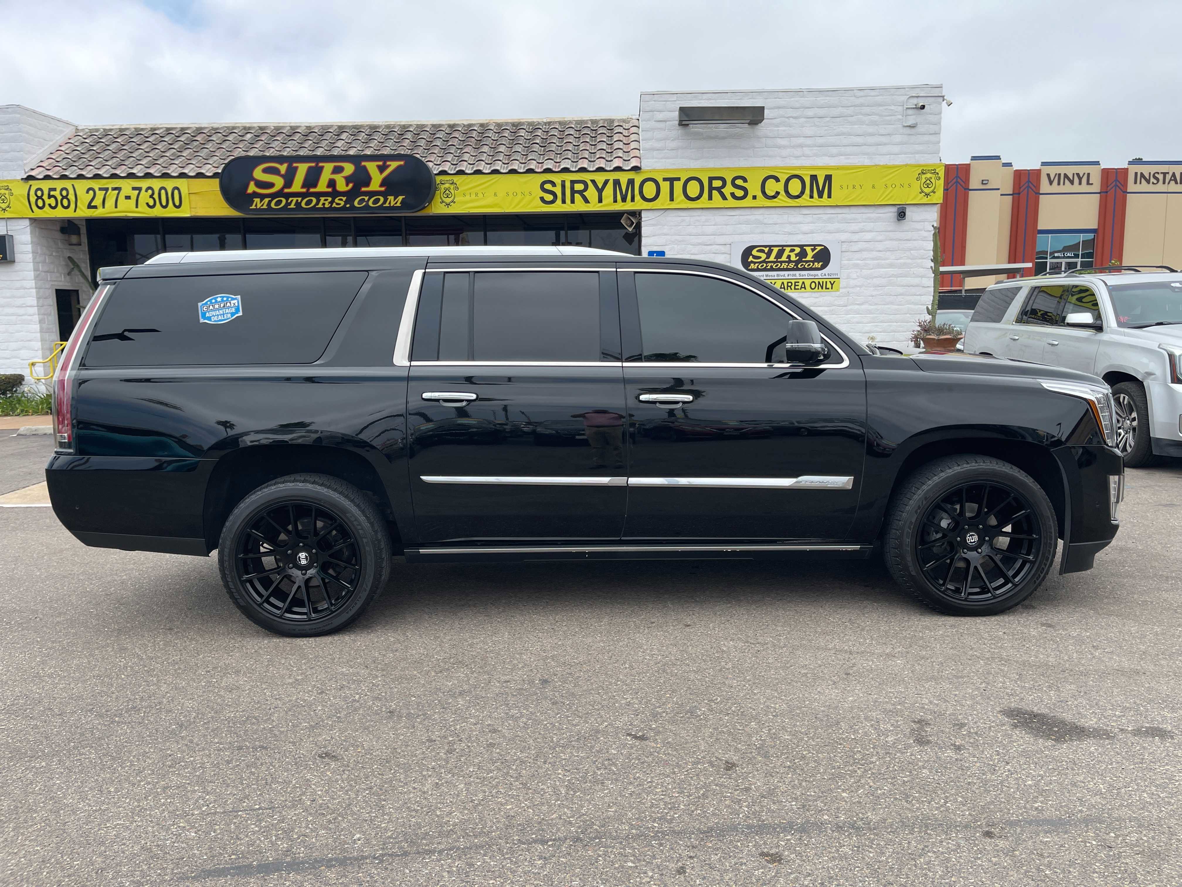 Used 2018 Cadillac Escalade ESV Premium Luxury AWD/4WD image 2