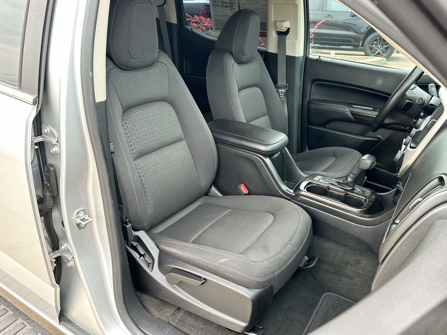 Used 2016 GMC Canyon SLE RWD image 24