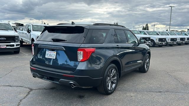Certified 2022 Ford Explorer XLT w/ Equipment Group 202A image 3