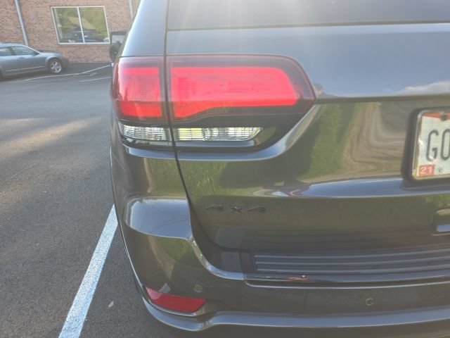 Used 2018 Jeep Grand Cherokee Altitude AWD/4WD image 18