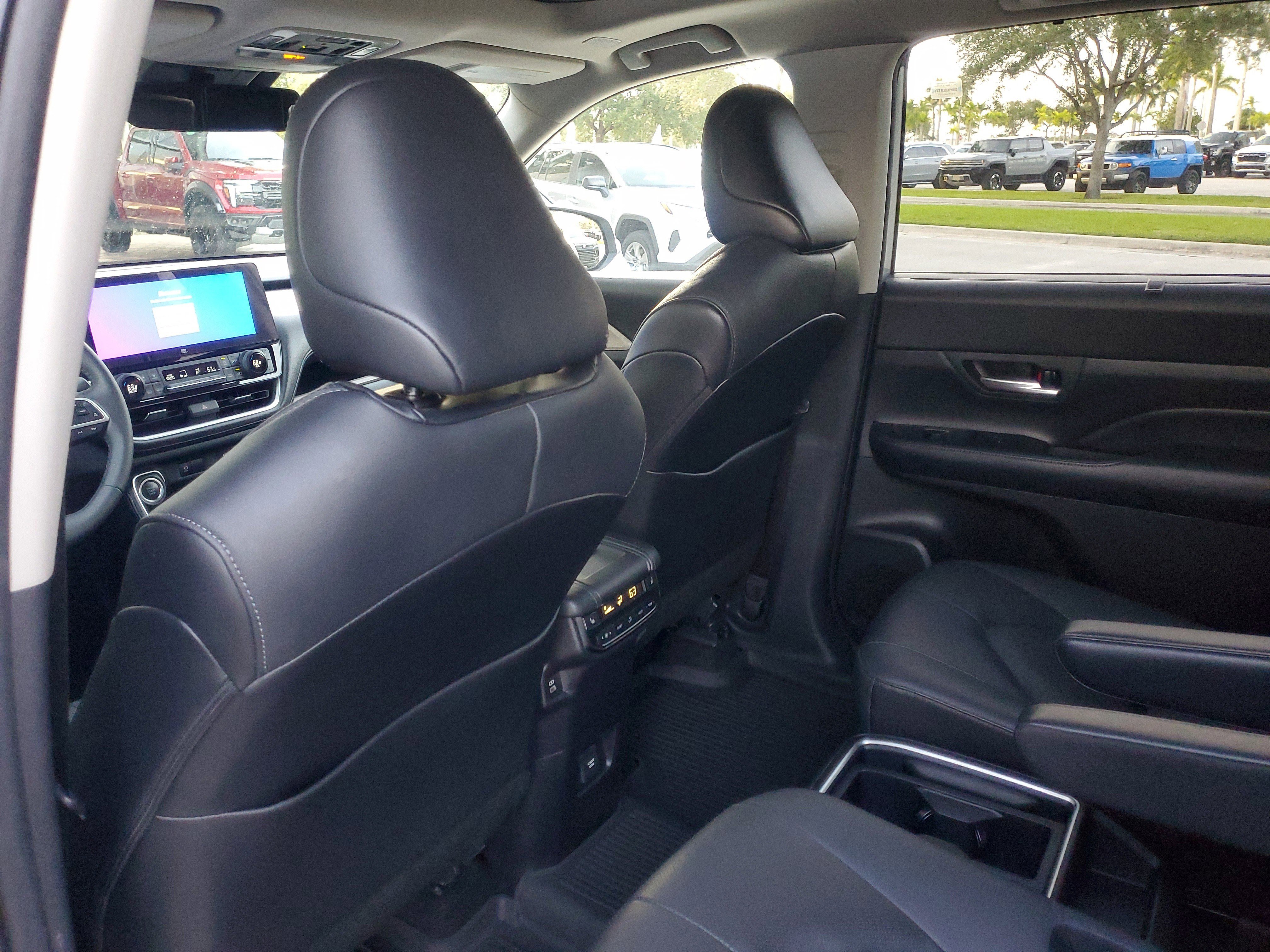 Used 2024 Toyota Grand Highlander Limited image 13