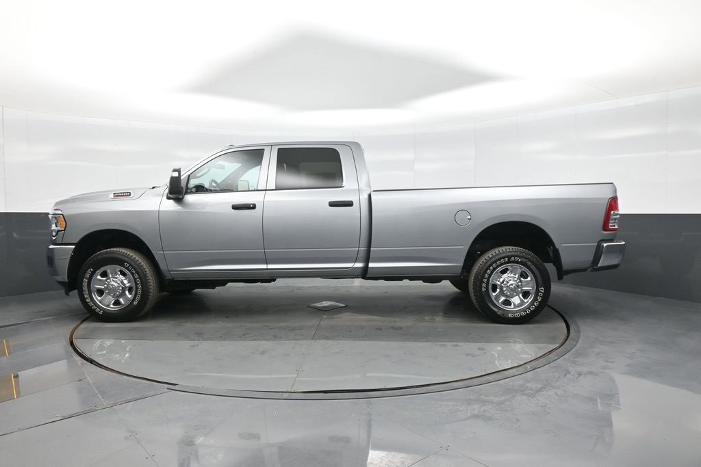 Used 2024 RAM 2500 Tradesman w/ Chrome Appearance Group image 4
