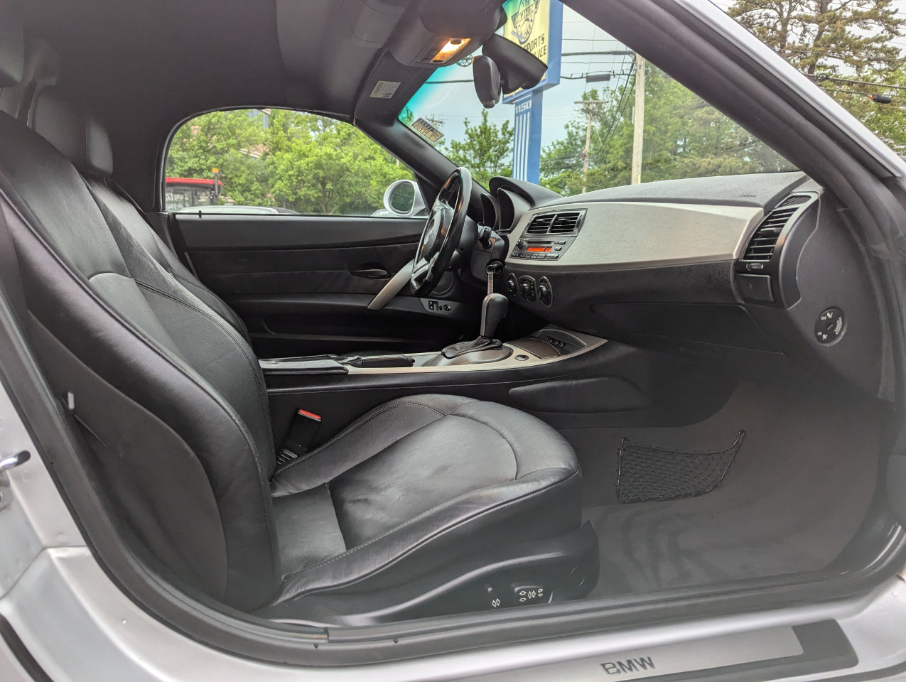 Used 2004 BMW Z4 3.0i image 28