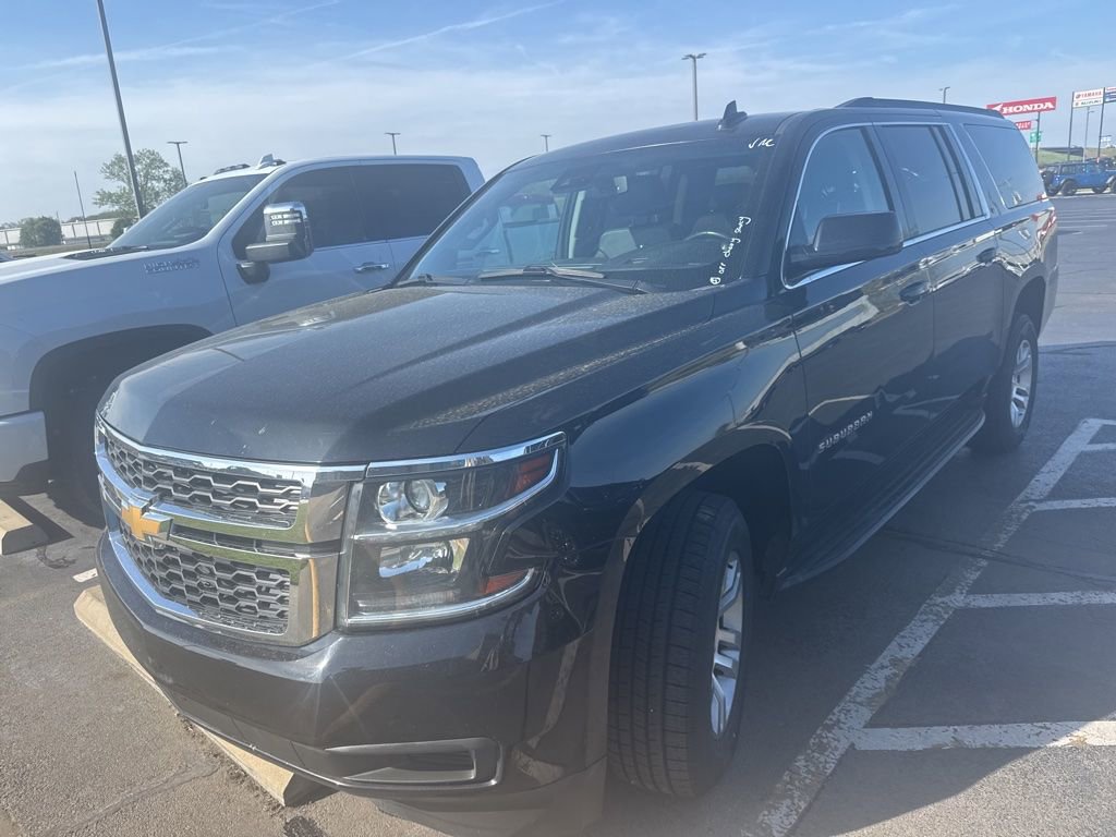 Used 2019 Chevrolet Suburban LT RWD image 1