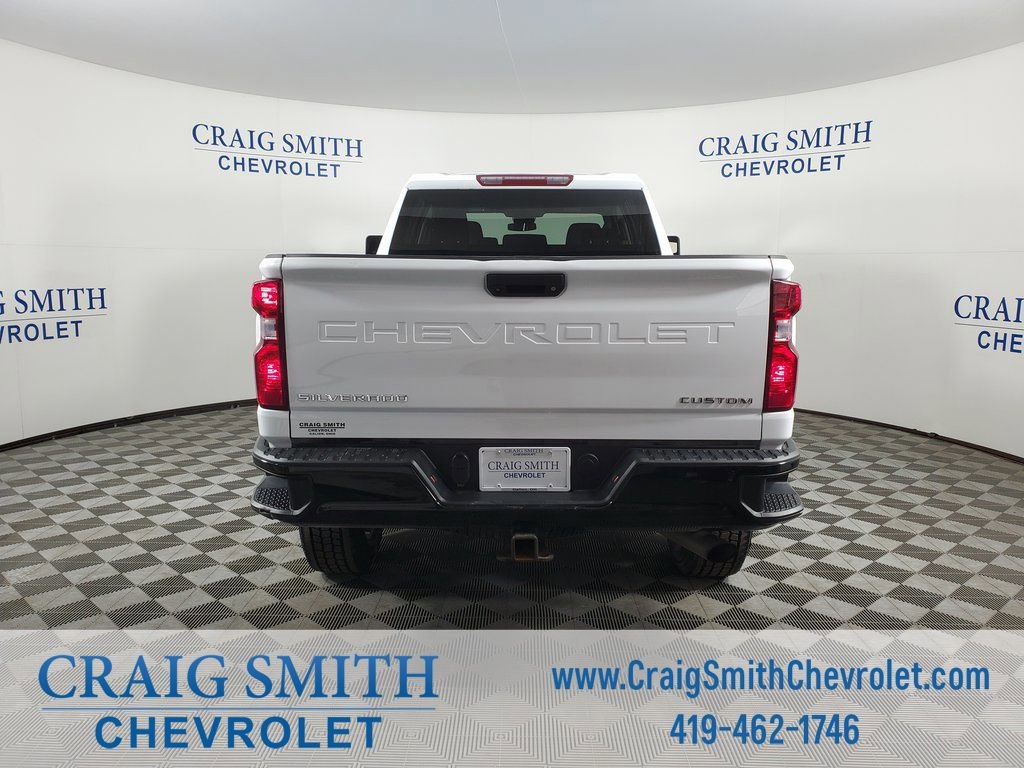 Used 2024 Chevrolet Silverado 2500 Custom image 16