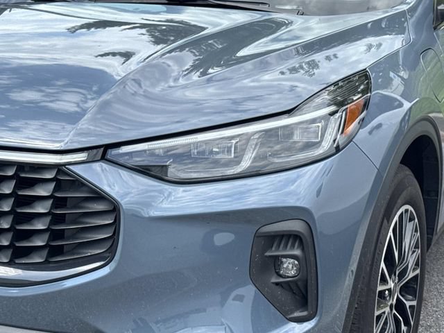 Used 2023 Ford Escape SE w/ PHEV Premium Package FWD image 4