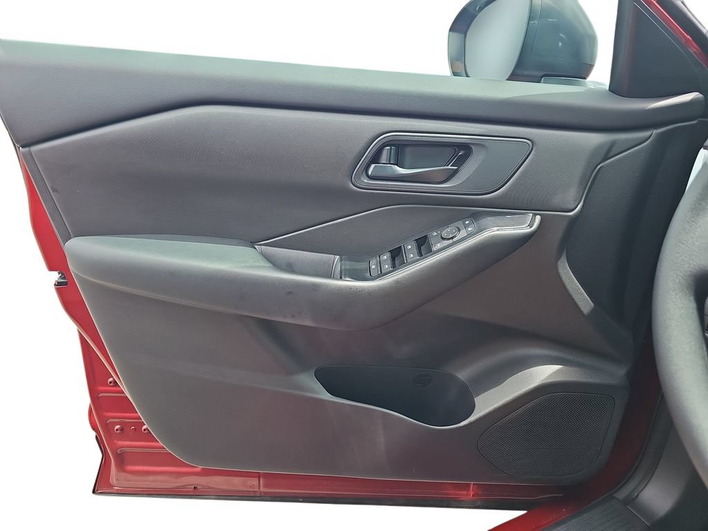 Used 2025 Nissan Rogue S FWD image 25