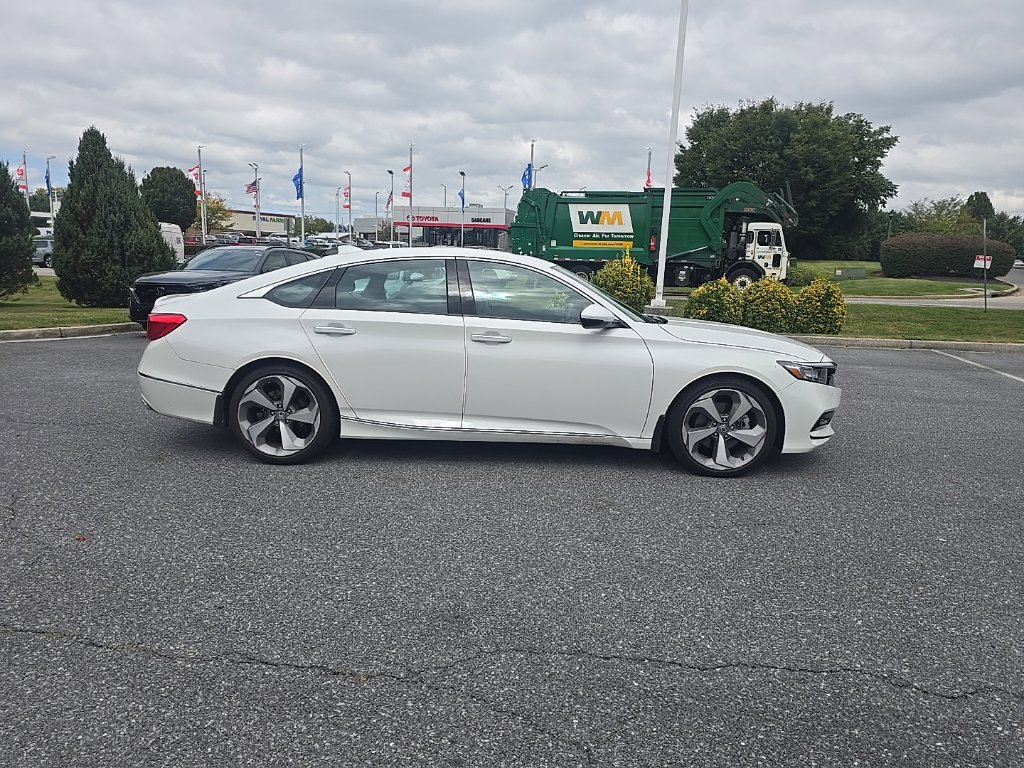 Used 2019 Honda Accord Touring image 9