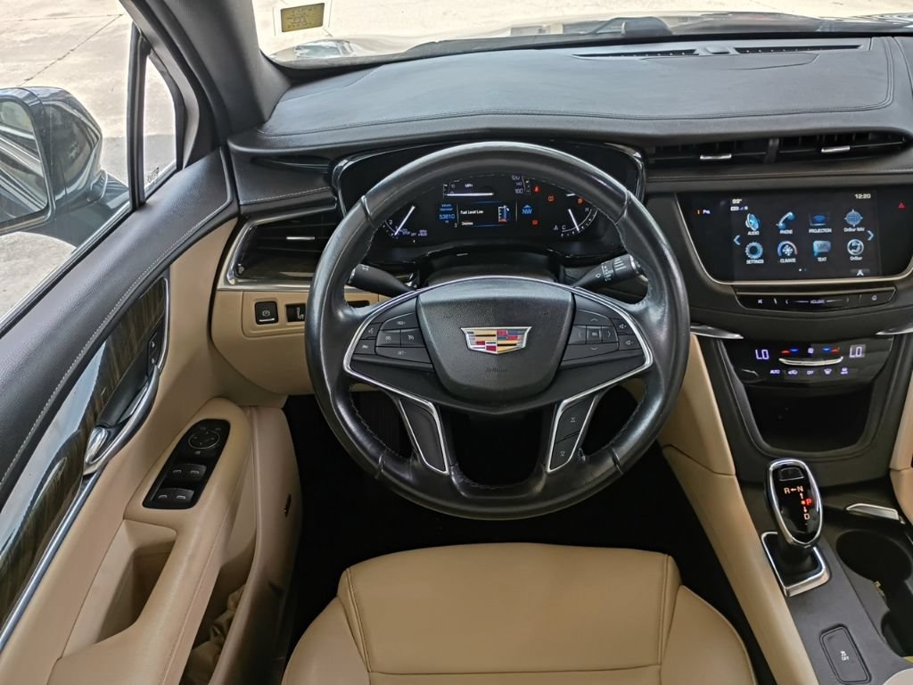 Used 2019 Cadillac XT5 FWD image 4