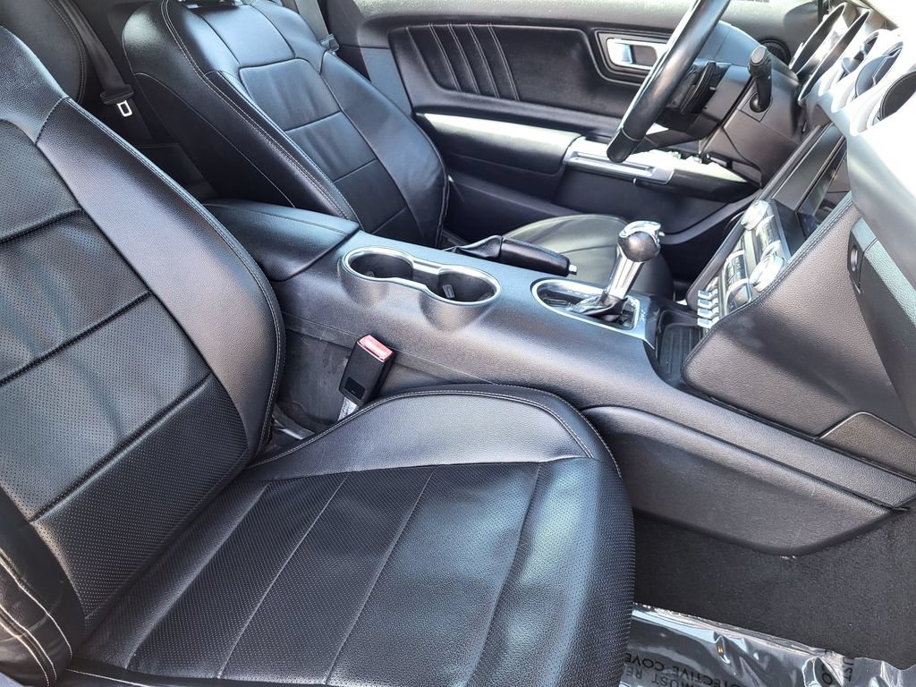 Used 2021 Ford Mustang Premium RWD image 5