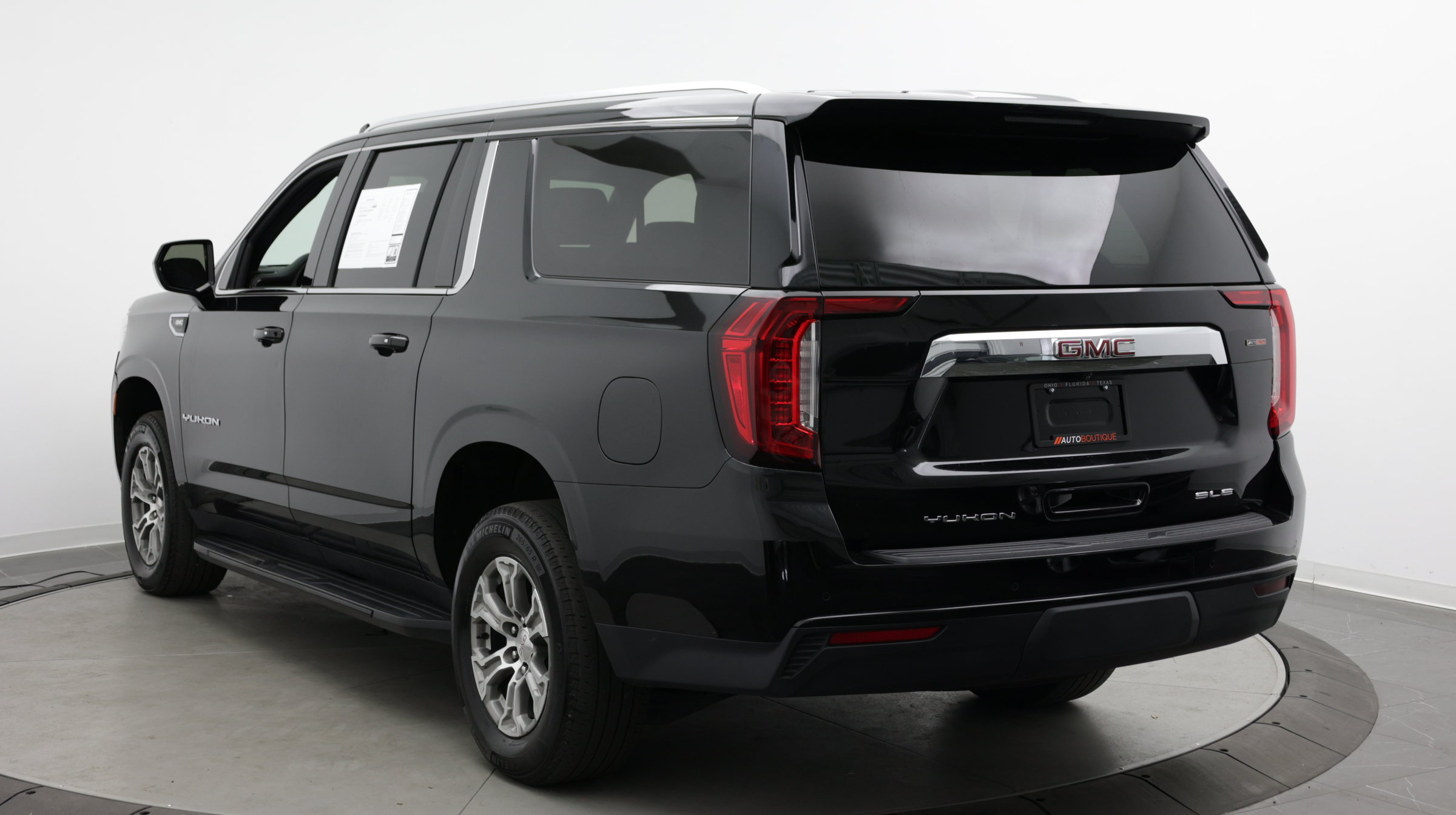 Used 2024 GMC Yukon XL SLE w/ Gmc Pro Safety Plus Package RWD image 5