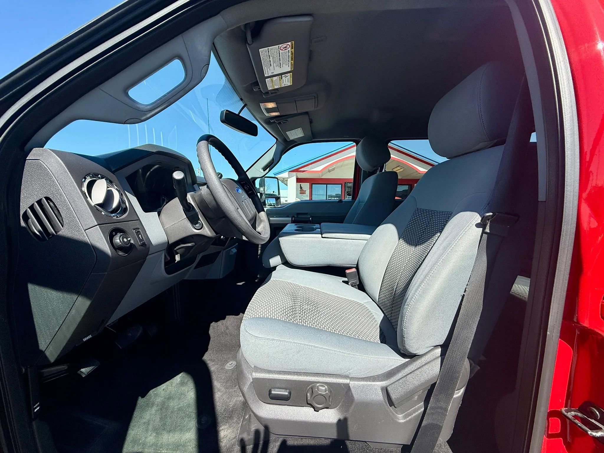 Used 2014 Ford F250 XLT w/ XLT Interior Package image 9