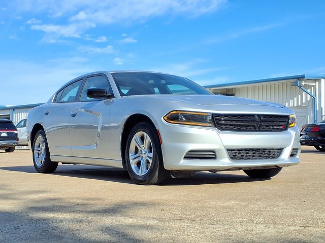 Used 2023 Dodge Charger SXT RWD image 3