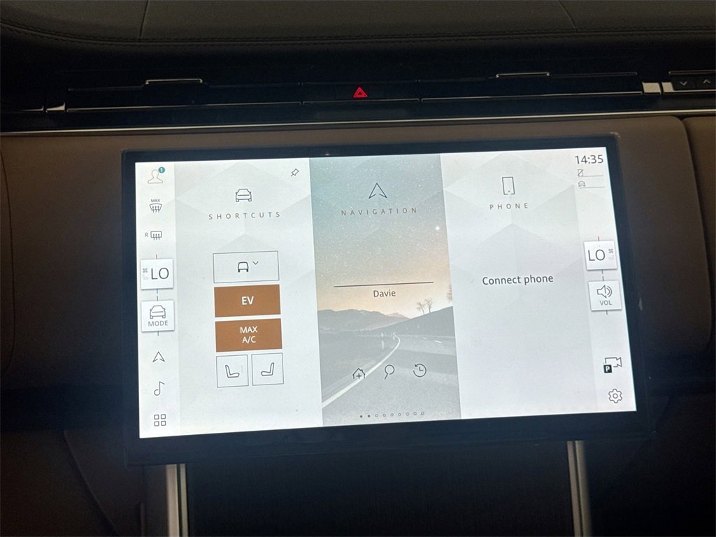 New 2026 Land Rover Range Rover SE image 15