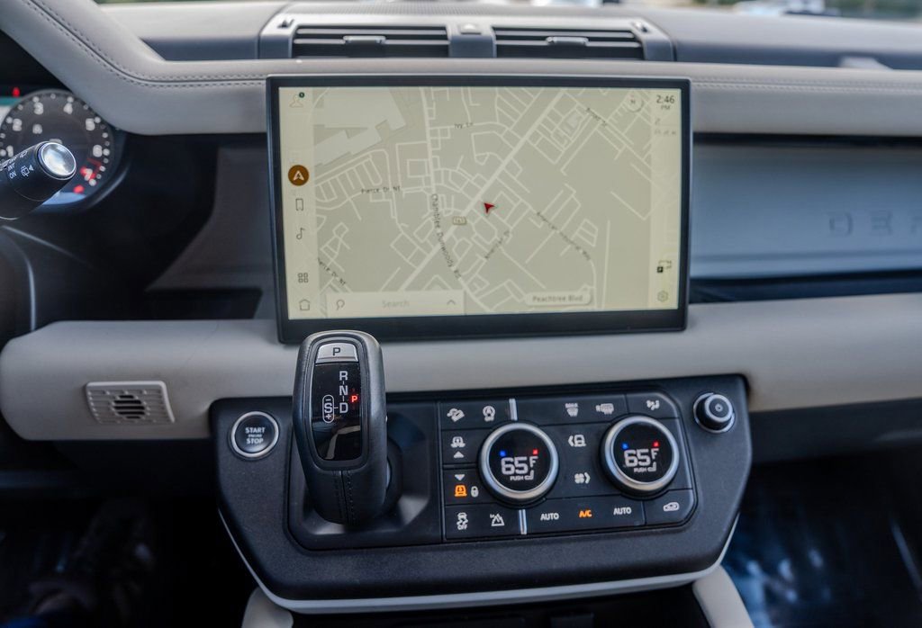 Used 2024 Land Rover Defender 130 S image 10