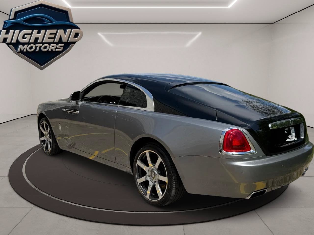 Used 2016 Rolls-Royce Wraith RWD image 4