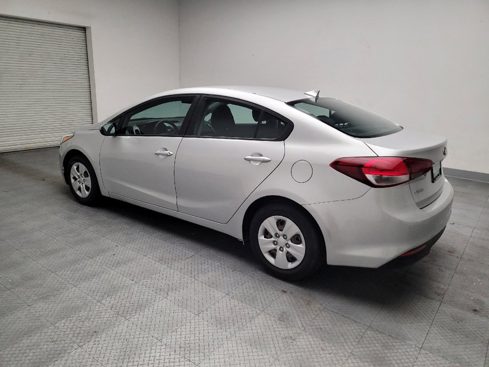 Used 2017 Kia Forte LX FWD image 3