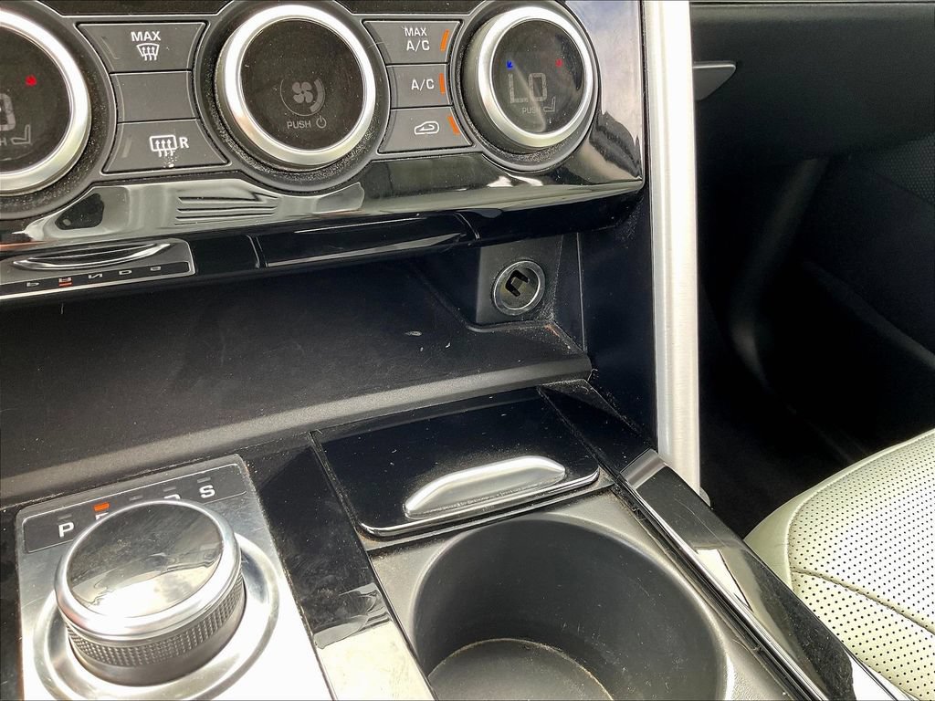 Used 2020 Land Rover Discovery HSE Luxury AWD/4WD image 19