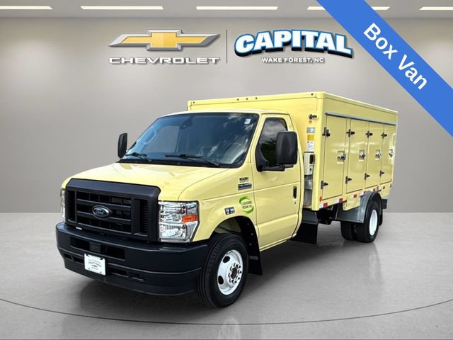 Used 2022 Ford E-450 and Econoline 450 Super Duty RWD image 2