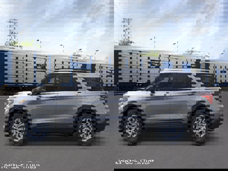 New 2026 Ford Explorer Active image 3