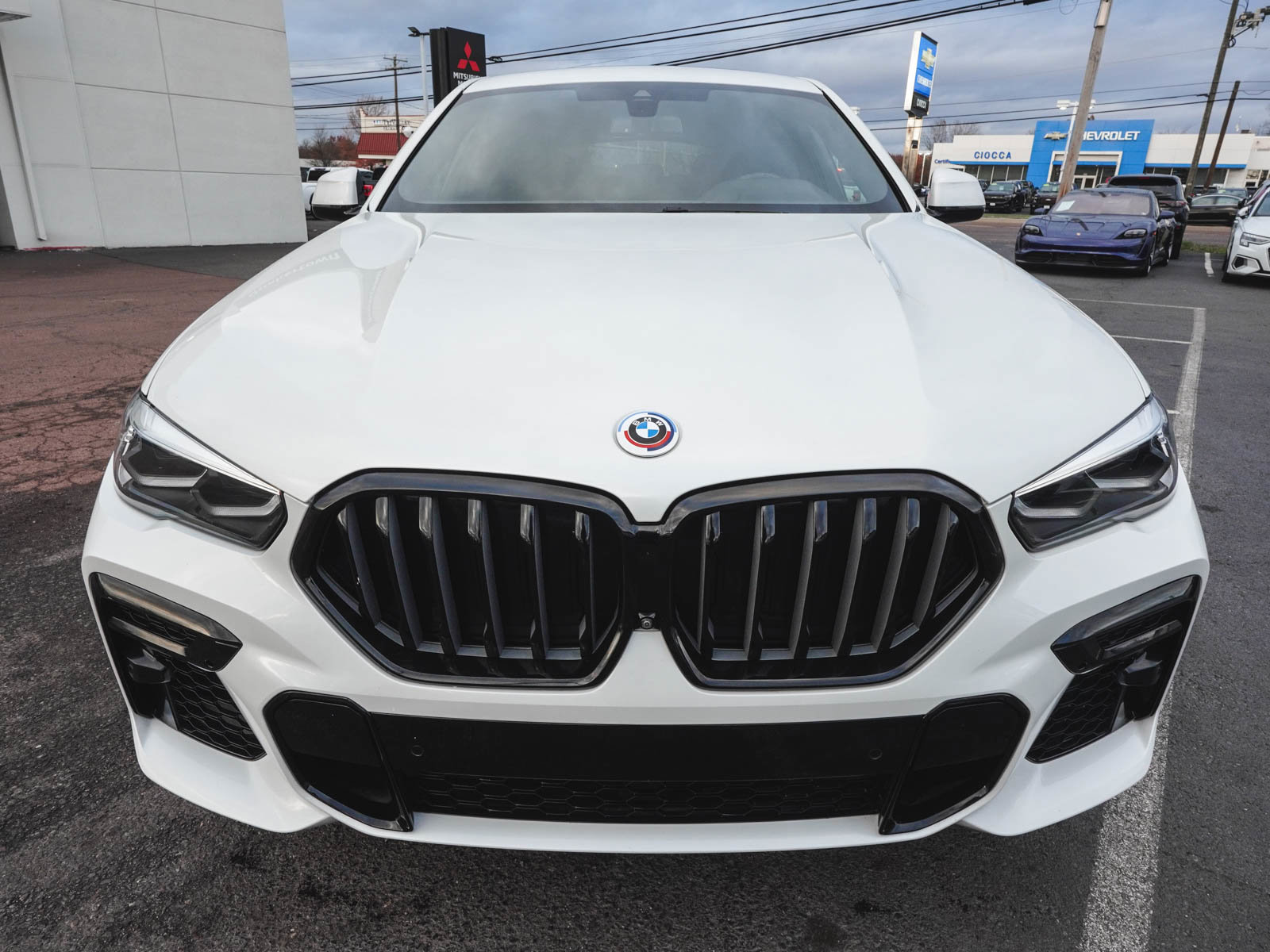 Used 2023 BMW X6 xDrive40i w/ M Sport Package image 2