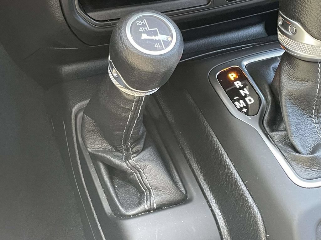 Used 2024 Jeep Gladiator Sport AWD/4WD image 39