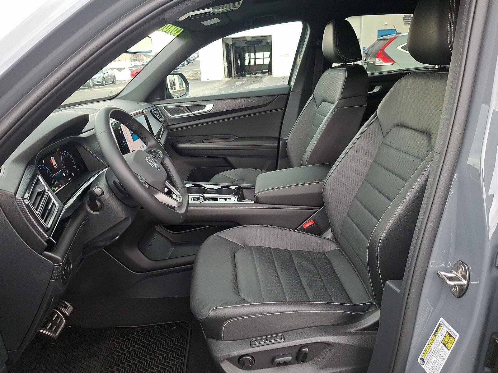 Used 2024 Volkswagen Atlas Cross Sport SEL R-Line image 12